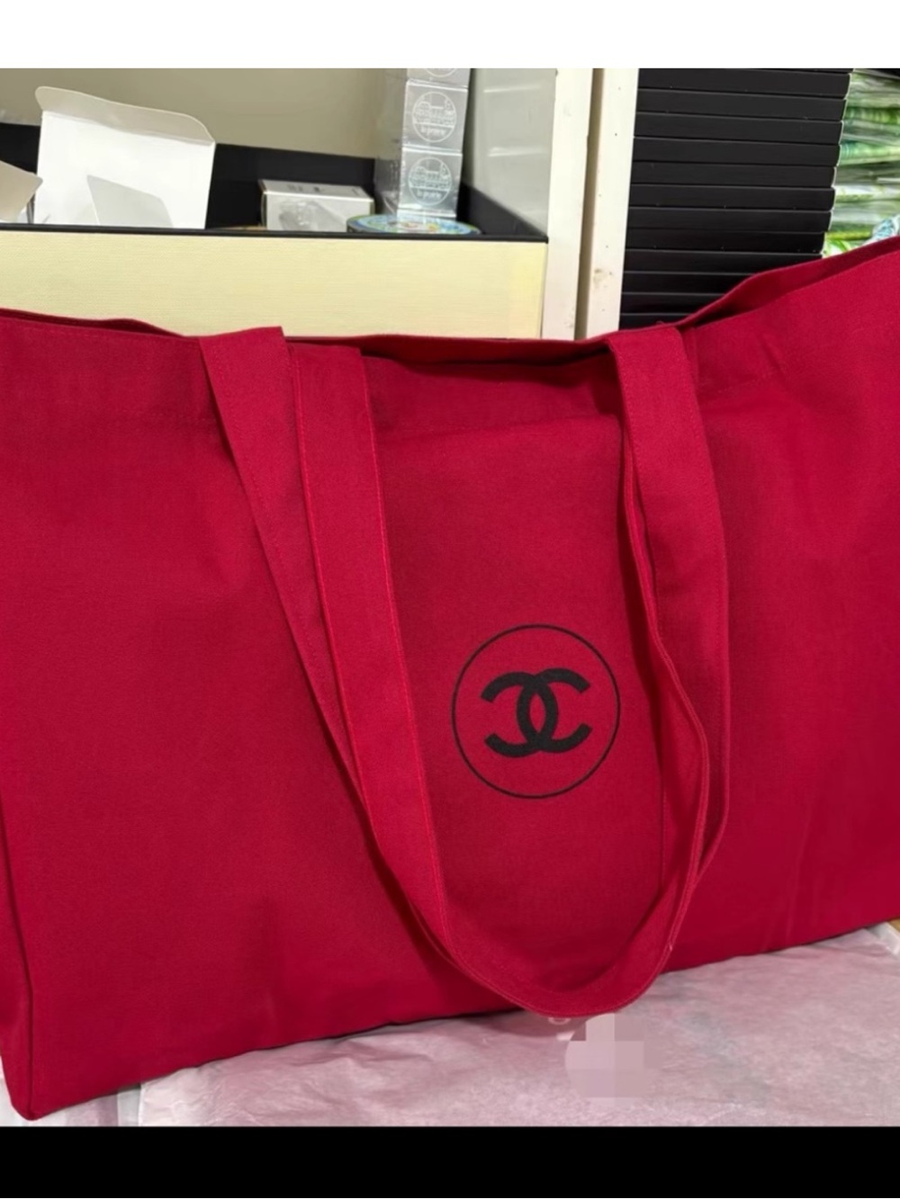 Chanel beauty No1 red canvas tote - Picture 3 of 7